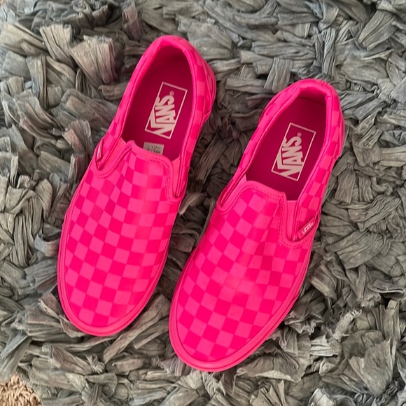 Vans Shoes - Pink low top vans